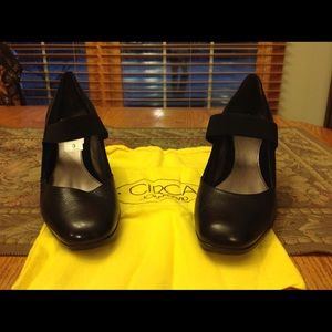 Joan & David Black Shoes